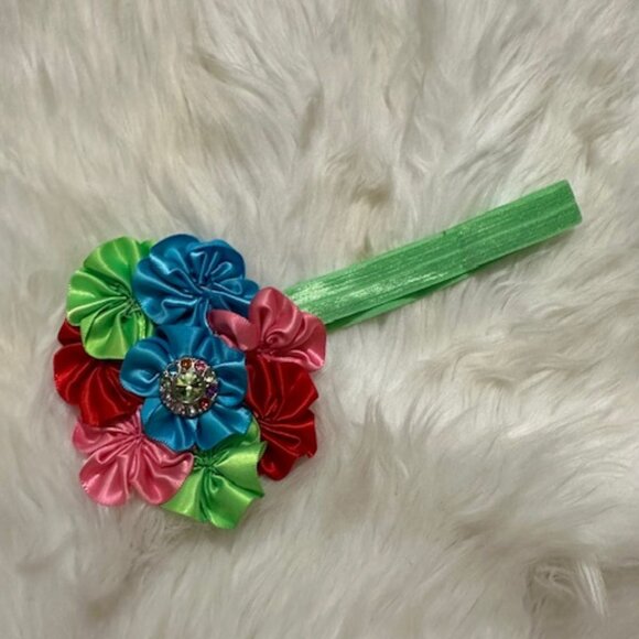 Green 3 1/2" Satin Flower Cluster on FOE Headband - Picture 1 of 1